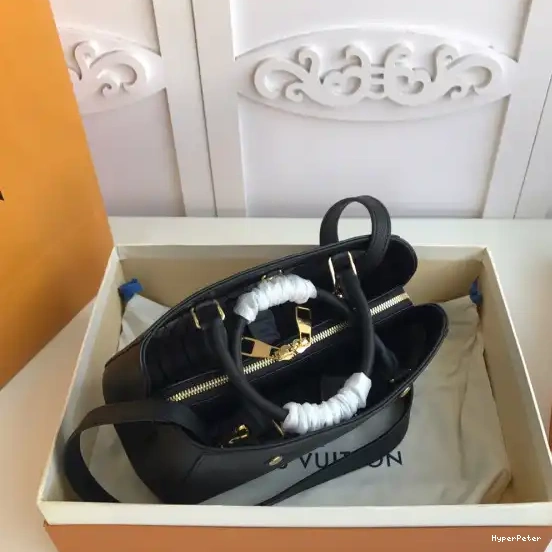 LOUIS BB MONTAIGNE VUITTON 0702